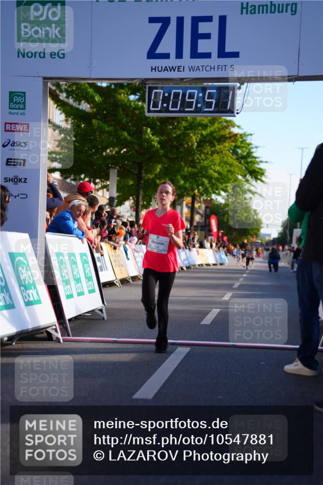 20.09.2026 - PSD Bank Halbmarathon LAZAROV Photography http://msf.ph/oto/10547881 20.09.2026 10:29:15 Ziel 124 meine-sportfotos.de