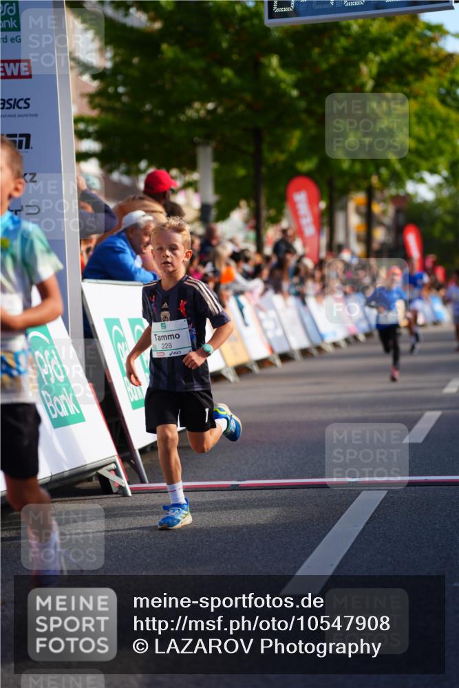 20.09.2026 - PSD Bank Halbmarathon LAZAROV Photography http://msf.ph/oto/10547908 20.09.2026 10:29:30 Ziel 102, 137, 140, 181, 228, 357, 377, 406 meine-sportfotos.de