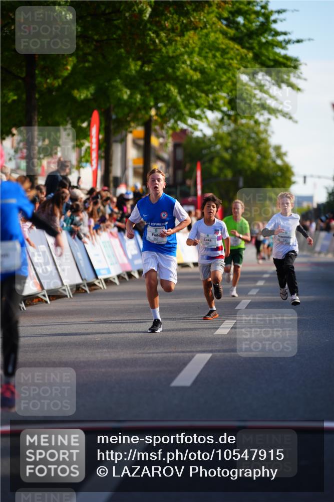 20.09.2026 - PSD Bank Halbmarathon LAZAROV Photography http://msf.ph/oto/10547915 20.09.2026 10:29:33 Ziel 102, 137, 140, 181, 228, 357, 368, 377, 434 meine-sportfotos.de