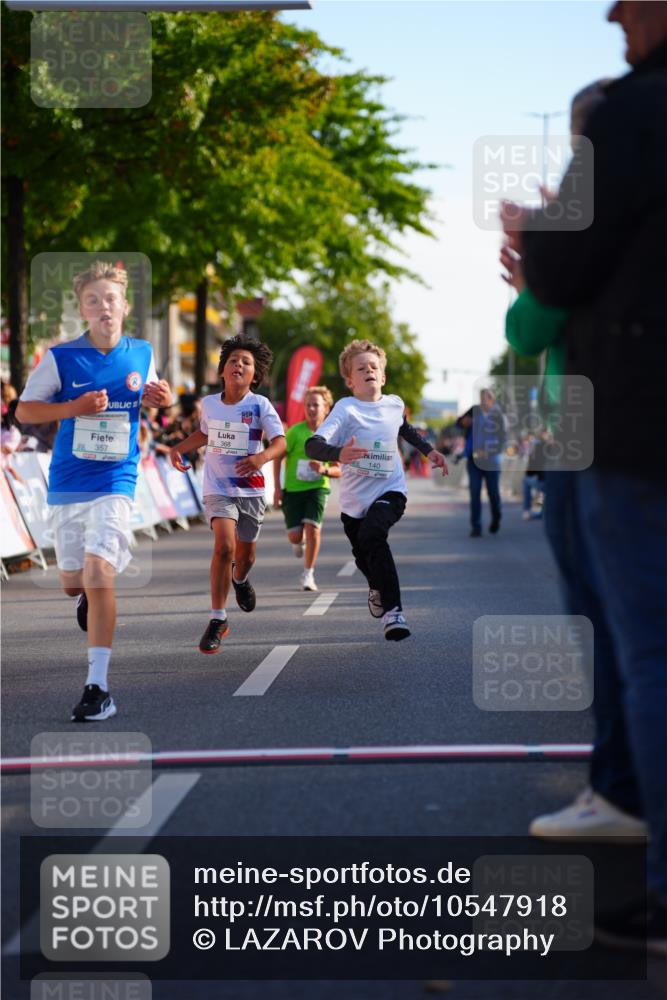 20.09.2026 - PSD Bank Halbmarathon LAZAROV Photography http://msf.ph/oto/10547918 20.09.2026 10:29:34 Ziel 102, 137, 140, 181, 228, 357, 368, 377, 434 meine-sportfotos.de