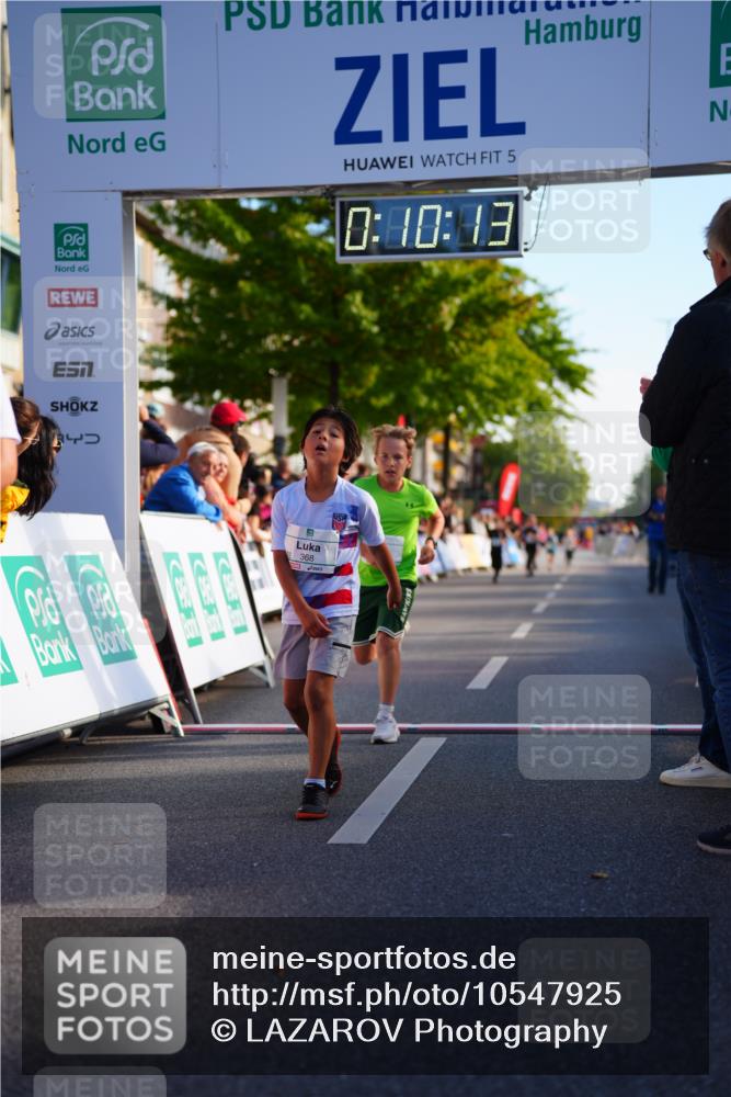 20.09.2026 - PSD Bank Halbmarathon LAZAROV Photography http://msf.ph/oto/10547925 20.09.2026 10:29:37 Ziel 102, 140, 228, 357, 368, 434 meine-sportfotos.de