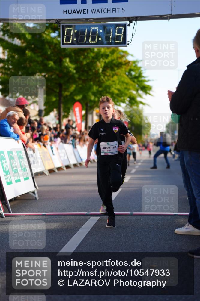 20.09.2026 - PSD Bank Halbmarathon LAZAROV Photography http://msf.ph/oto/10547933 20.09.2026 10:29:43 Ziel 165, 231, 368, 417, 434 meine-sportfotos.de
