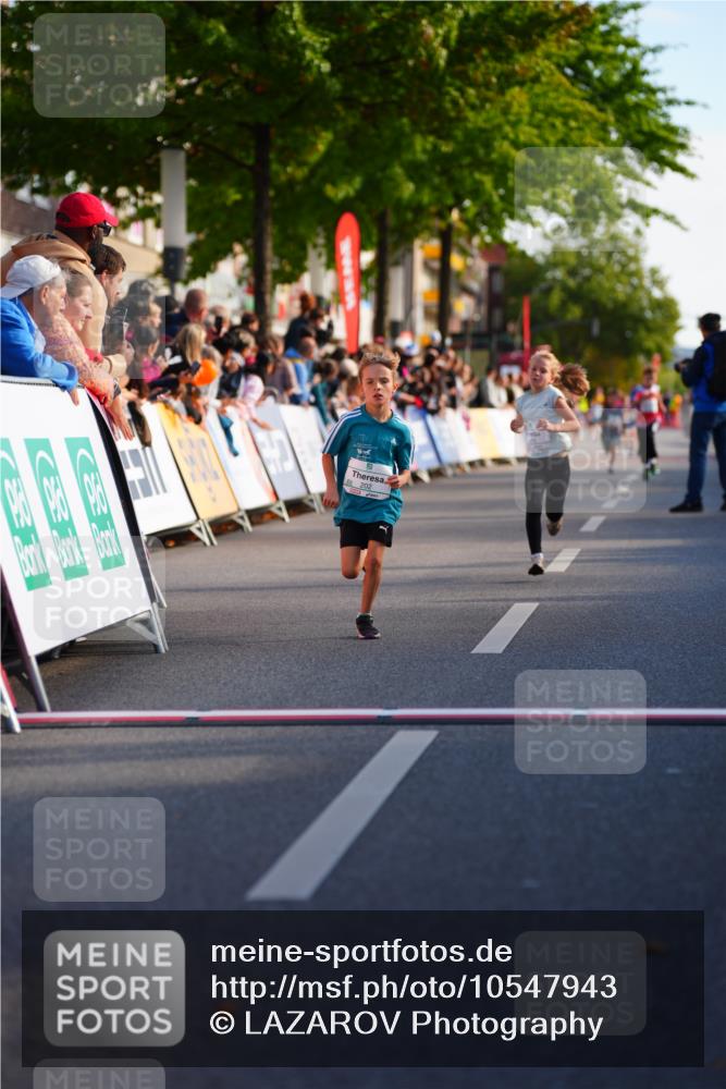 20.09.2026 - PSD Bank Halbmarathon LAZAROV Photography http://msf.ph/oto/10547943 20.09.2026 10:29:49 Ziel 165, 202, 231, 279, 417 meine-sportfotos.de