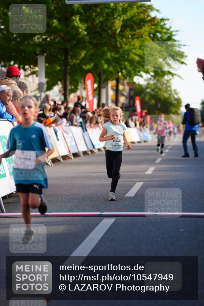20.09.2026 - PSD Bank Halbmarathon LAZAROV Photography http://msf.ph/oto/10547949 20.09.2026 10:29:50 Ziel 112, 165, 202, 231, 279, 417 meine-sportfotos.de