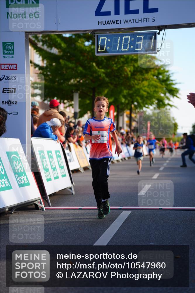 20.09.2026 - PSD Bank Halbmarathon LAZAROV Photography http://msf.ph/oto/10547960 20.09.2026 10:29:55 Ziel 112, 202, 266, 279, 321 meine-sportfotos.de