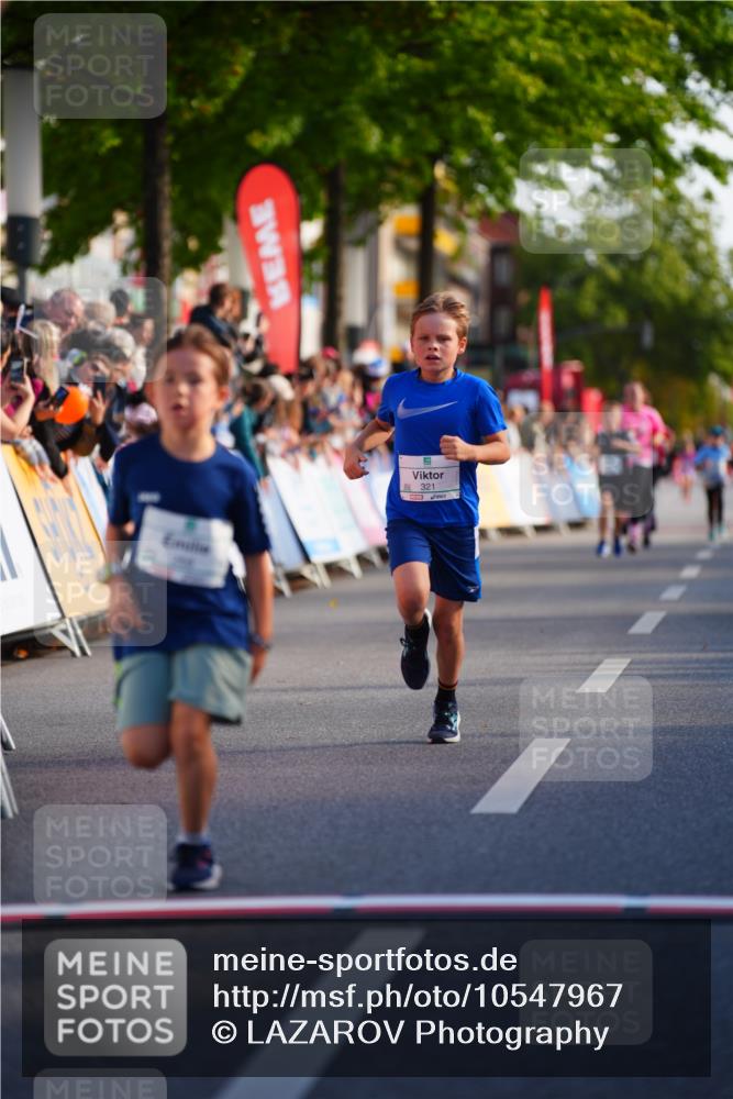 20.09.2026 - PSD Bank Halbmarathon LAZAROV Photography http://msf.ph/oto/10547967 20.09.2026 10:29:58 Ziel 112, 266, 279, 321 meine-sportfotos.de