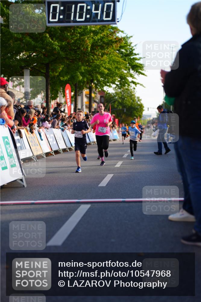 20.09.2026 - PSD Bank Halbmarathon LAZAROV Photography http://msf.ph/oto/10547968 20.09.2026 10:30:05 Ziel 183, 266, 312, 315, 318, 321, 361 meine-sportfotos.de