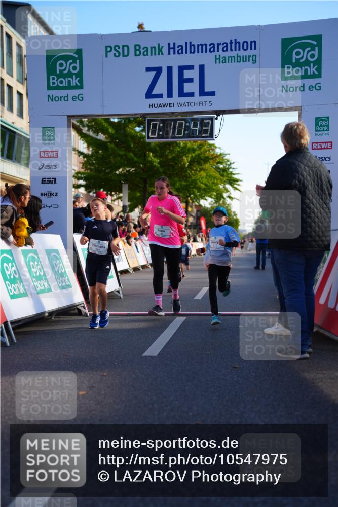 20.09.2026 - PSD Bank Halbmarathon LAZAROV Photography http://msf.ph/oto/10547975 20.09.2026 10:30:07 Ziel 183, 310, 312, 315, 318, 321, 361 meine-sportfotos.de