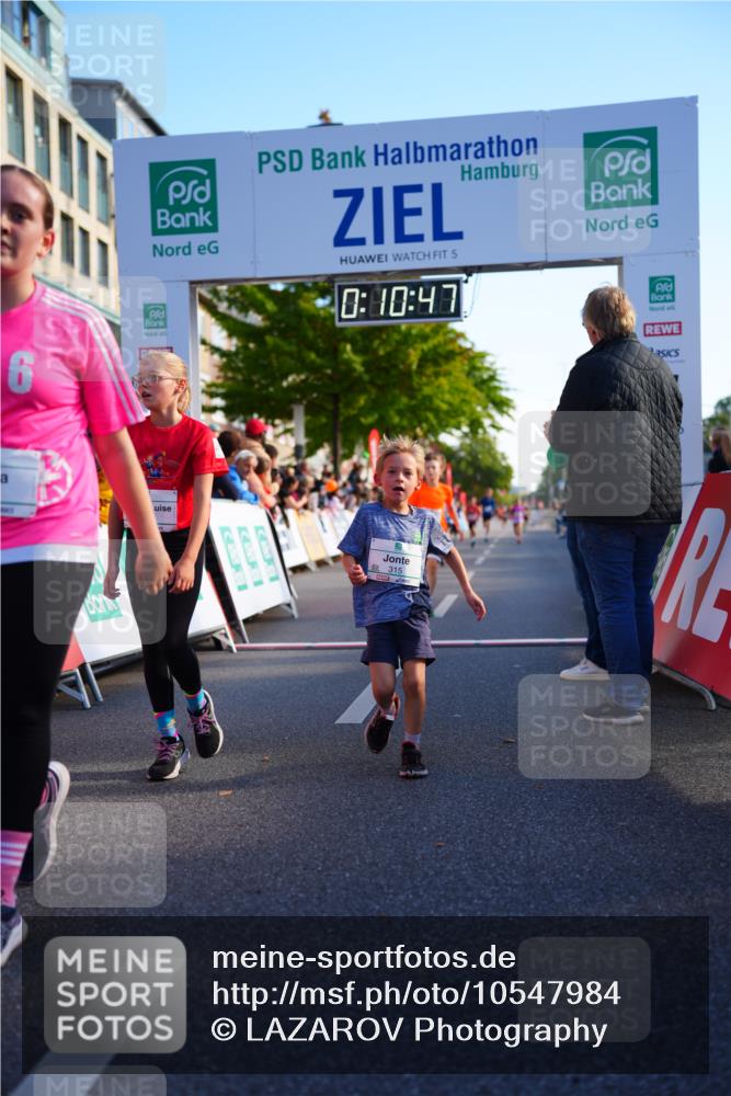 20.09.2026 - PSD Bank Halbmarathon LAZAROV Photography http://msf.ph/oto/10547984 20.09.2026 10:30:11 Ziel 116, 183, 310, 312, 315, 318, 361 meine-sportfotos.de