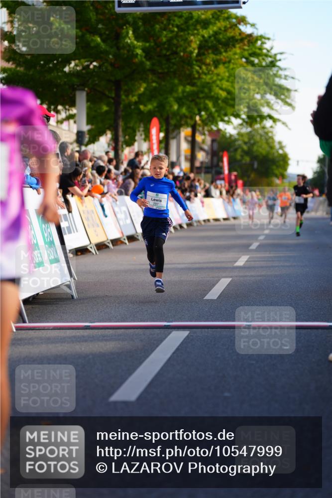 20.09.2026 - PSD Bank Halbmarathon LAZAROV Photography http://msf.ph/oto/10547999 20.09.2026 10:30:19 Ziel 116, 127, 167, 297, 310, 405, 456 meine-sportfotos.de