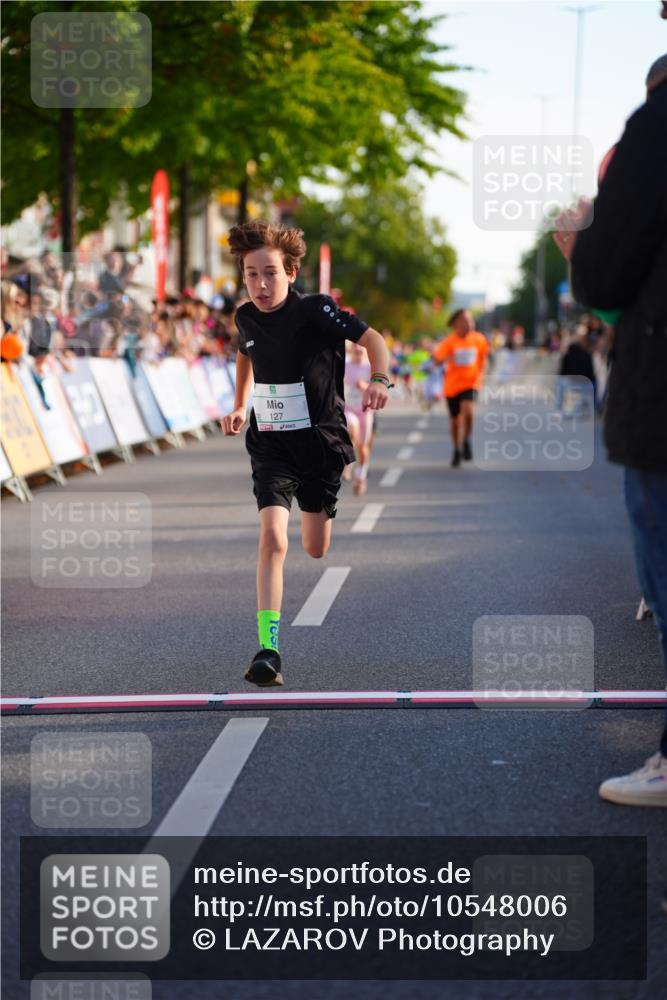 20.09.2026 - PSD Bank Halbmarathon LAZAROV Photography http://msf.ph/oto/10548006 20.09.2026 10:30:23 Ziel 110, 127, 167, 275, 297, 397, 405, 456 meine-sportfotos.de
