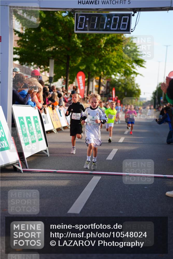 20.09.2026 - PSD Bank Halbmarathon LAZAROV Photography http://msf.ph/oto/10548024 20.09.2026 10:30:33 Ziel 110, 114, 159, 160, 176, 256, 257, 275, 391, 397, 408 meine-sportfotos.de