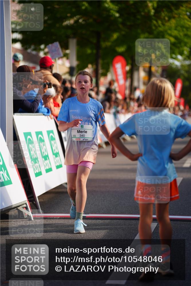 20.09.2026 - PSD Bank Halbmarathon LAZAROV Photography http://msf.ph/oto/10548046 20.09.2026 10:30:42 Ziel 121, 160, 176, 256, 257, 319, 340, 391, 408 meine-sportfotos.de