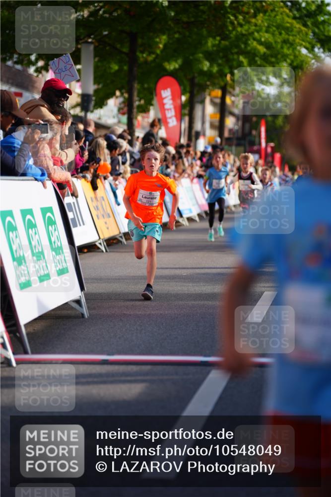 20.09.2026 - PSD Bank Halbmarathon LAZAROV Photography http://msf.ph/oto/10548049 20.09.2026 10:30:46 Ziel 121, 149, 319, 340, 355, 380, 438 meine-sportfotos.de