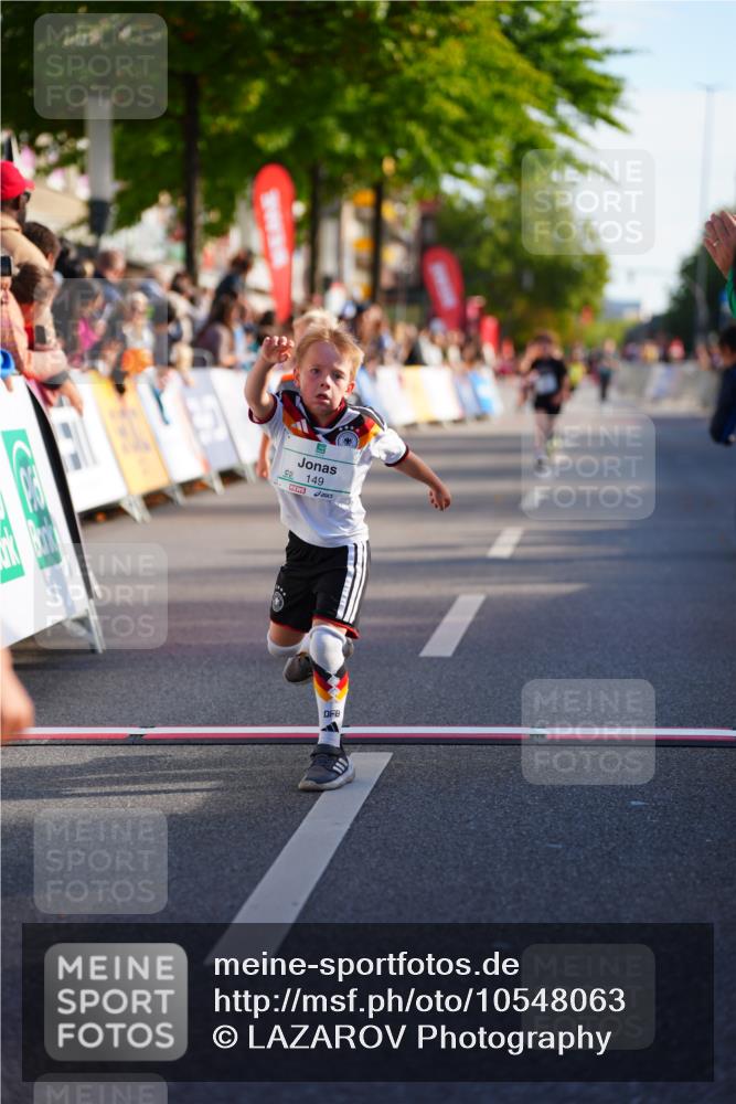 20.09.2026 - PSD Bank Halbmarathon LAZAROV Photography http://msf.ph/oto/10548063 20.09.2026 10:30:51 Ziel 121, 149, 347, 355, 380, 438 meine-sportfotos.de