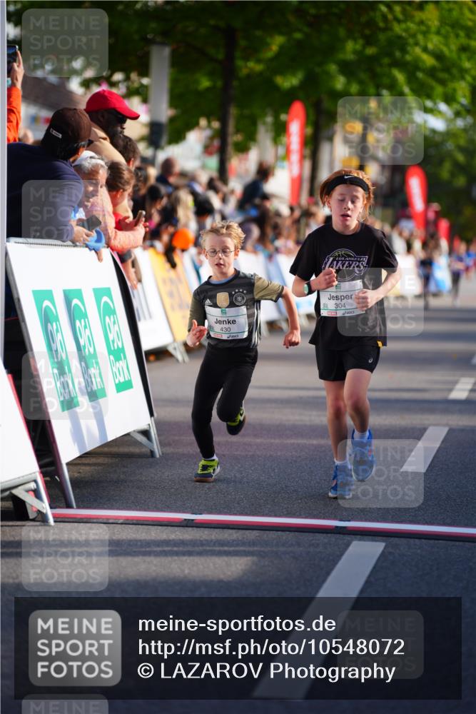 20.09.2026 - PSD Bank Halbmarathon LAZAROV Photography http://msf.ph/oto/10548072 20.09.2026 10:30:57 Ziel 149, 304, 347, 355, 380, 430, 438 meine-sportfotos.de