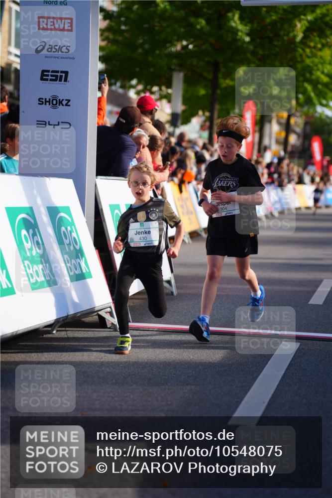 20.09.2026 - PSD Bank Halbmarathon LAZAROV Photography http://msf.ph/oto/10548075 20.09.2026 10:30:58 Ziel 149, 304, 347, 430 meine-sportfotos.de