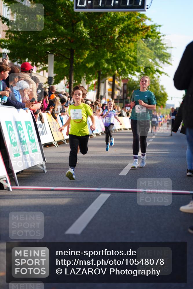 20.09.2026 - PSD Bank Halbmarathon LAZAROV Photography http://msf.ph/oto/10548078 20.09.2026 10:31:05 Ziel 388, 422, 430, 435, 436 meine-sportfotos.de