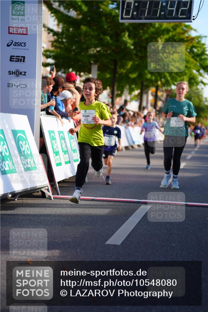 20.09.2026 - PSD Bank Halbmarathon LAZAROV Photography http://msf.ph/oto/10548080 20.09.2026 10:31:06 Ziel 388, 422, 435, 436 meine-sportfotos.de