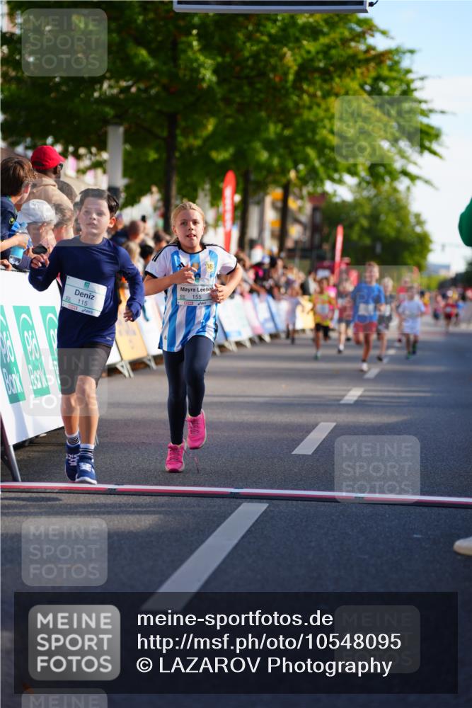 20.09.2026 - PSD Bank Halbmarathon LAZAROV Photography http://msf.ph/oto/10548095 20.09.2026 10:31:15 Ziel 115, 155, 245, 280, 326, 394, 435, 448 meine-sportfotos.de