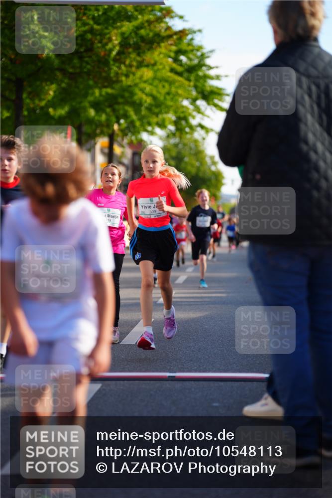 20.09.2026 - PSD Bank Halbmarathon LAZAROV Photography http://msf.ph/oto/10548113 20.09.2026 10:31:23 Ziel 108, 146, 158, 245, 280, 309, 326, 353, 358, 395, 439, 448 meine-sportfotos.de