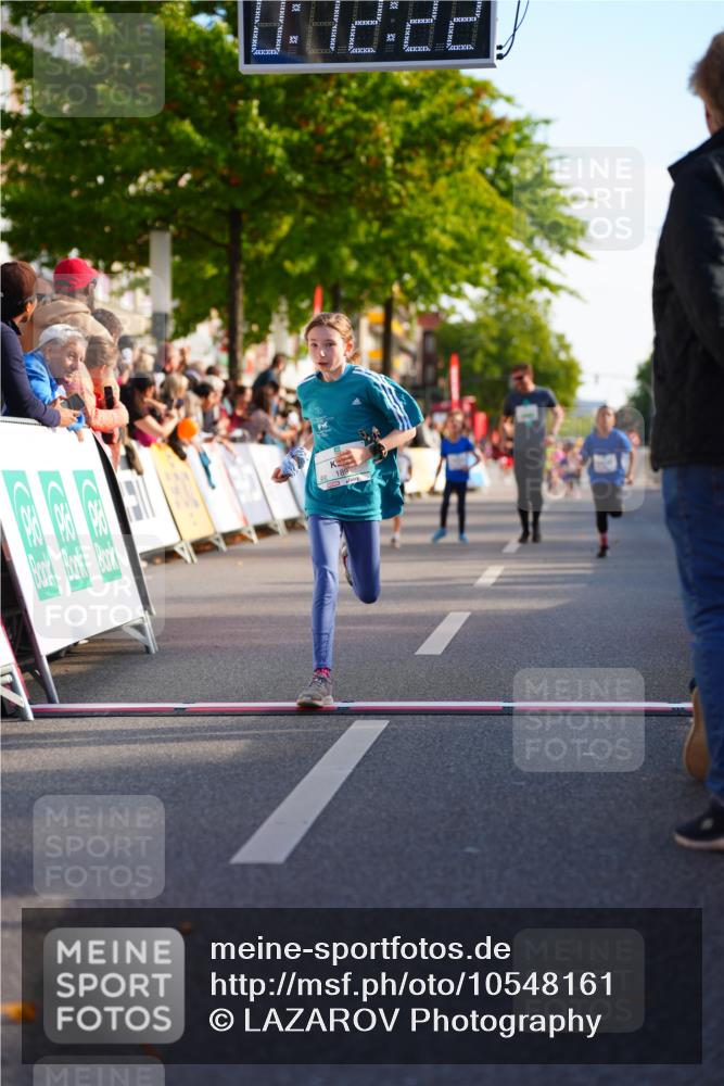 20.09.2026 - PSD Bank Halbmarathon LAZAROV Photography http://msf.ph/oto/10548161 20.09.2026 10:31:46 Ziel 103, 189, 208, 210, 219, 261, 322, 375, 414, 450 meine-sportfotos.de