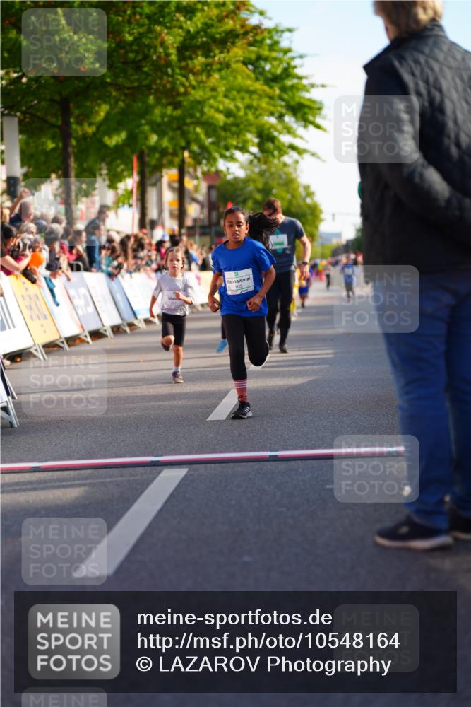 20.09.2026 - PSD Bank Halbmarathon LAZAROV Photography http://msf.ph/oto/10548164 20.09.2026 10:31:49 Ziel 103, 189, 261, 322 meine-sportfotos.de