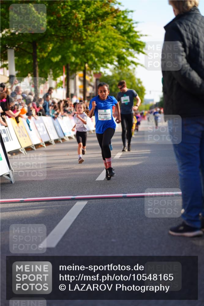 20.09.2026 - PSD Bank Halbmarathon LAZAROV Photography http://msf.ph/oto/10548165 20.09.2026 10:31:49 Ziel 103, 189, 261, 322 meine-sportfotos.de
