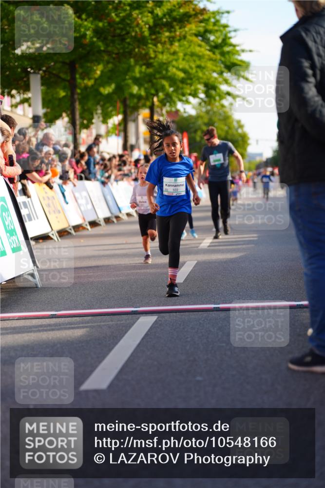 20.09.2026 - PSD Bank Halbmarathon LAZAROV Photography http://msf.ph/oto/10548166 20.09.2026 10:31:49 Ziel 103, 189, 261, 322 meine-sportfotos.de