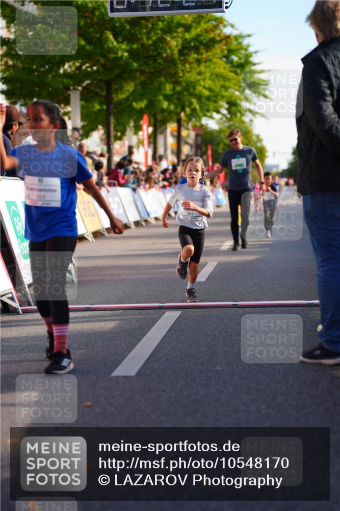 20.09.2026 - PSD Bank Halbmarathon LAZAROV Photography http://msf.ph/oto/10548170 20.09.2026 10:31:51 Ziel 103, 189, 261, 451, 458 meine-sportfotos.de