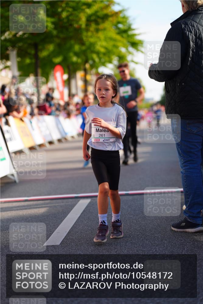 20.09.2026 - PSD Bank Halbmarathon LAZAROV Photography http://msf.ph/oto/10548172 20.09.2026 10:31:53 Ziel 103, 189, 261, 336, 451, 458 meine-sportfotos.de