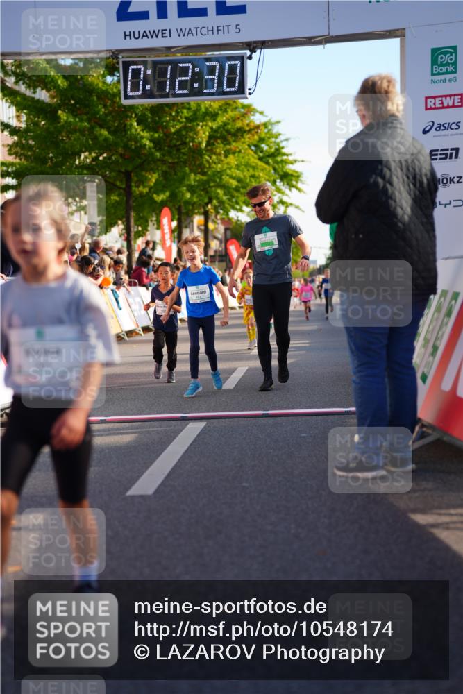 20.09.2026 - PSD Bank Halbmarathon LAZAROV Photography http://msf.ph/oto/10548174 20.09.2026 10:31:54 Ziel 103, 189, 261, 336, 451, 458 meine-sportfotos.de