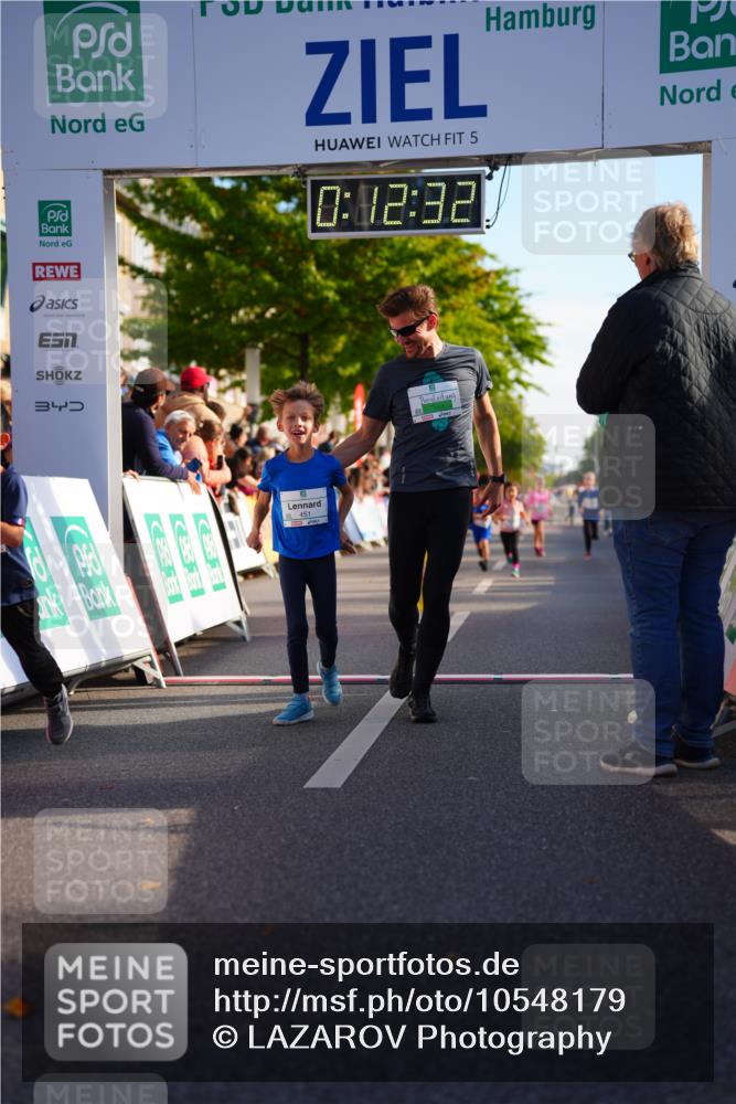 20.09.2026 - PSD Bank Halbmarathon LAZAROV Photography http://msf.ph/oto/10548179 20.09.2026 10:31:56 Ziel 103, 225, 261, 336, 427, 451, 458 meine-sportfotos.de