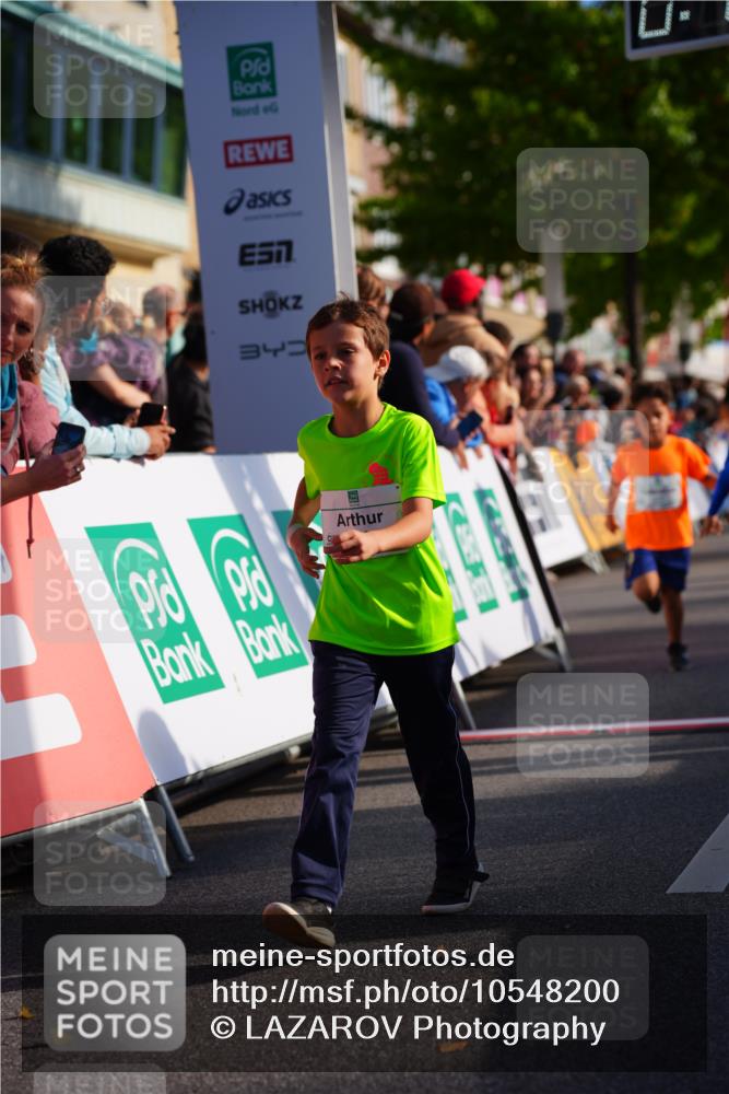 20.09.2026 - PSD Bank Halbmarathon LAZAROV Photography http://msf.ph/oto/10548200 20.09.2026 10:32:05 Ziel 225, 276, 277, 298, 336, 399, 416, 426, 427 meine-sportfotos.de