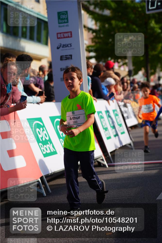 20.09.2026 - PSD Bank Halbmarathon LAZAROV Photography http://msf.ph/oto/10548201 20.09.2026 10:32:05 Ziel 225, 276, 277, 298, 336, 399, 416, 426, 427 meine-sportfotos.de