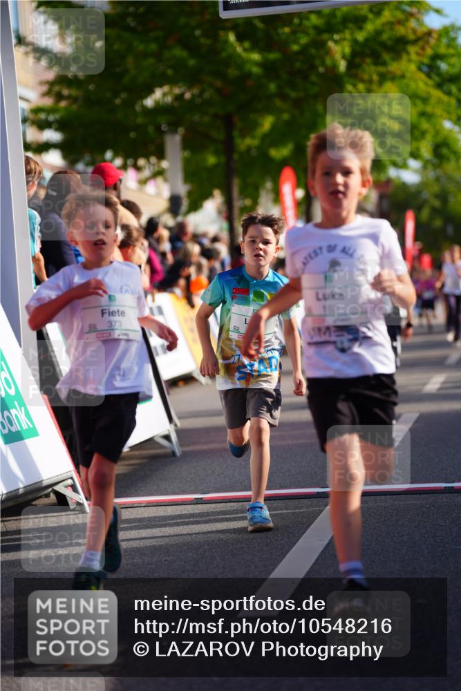 20.09.2026 - PSD Bank Halbmarathon LAZAROV Photography http://msf.ph/oto/10548216 20.09.2026 10:32:11 Ziel 117, 153, 226, 276, 277, 298, 346, 373 meine-sportfotos.de