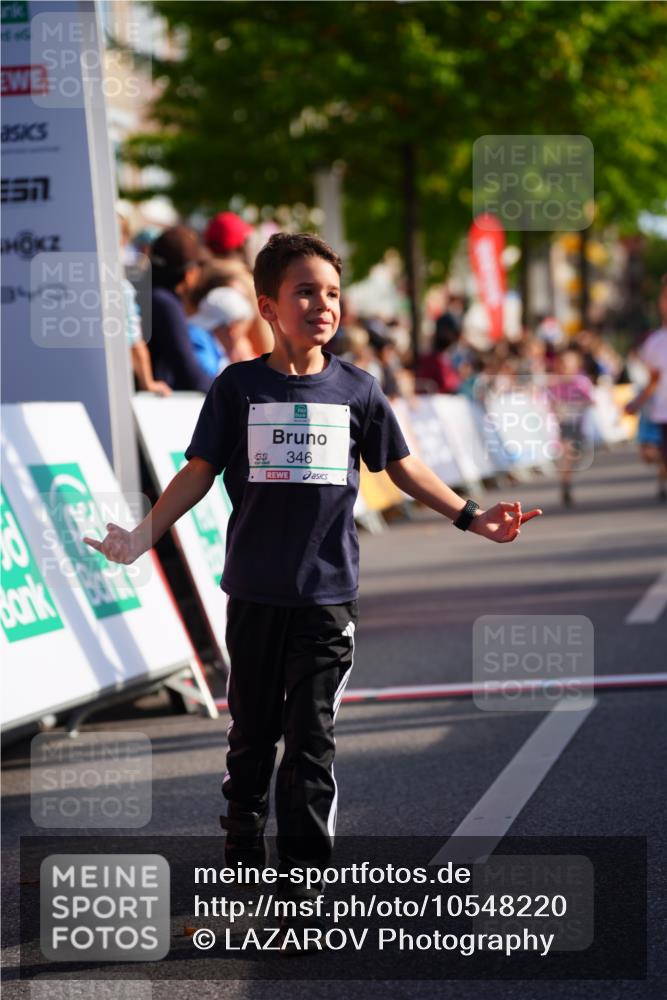 20.09.2026 - PSD Bank Halbmarathon LAZAROV Photography http://msf.ph/oto/10548220 20.09.2026 10:32:15 Ziel 117, 120, 153, 164, 170, 205, 226, 249, 276, 285, 346, 373, 453 meine-sportfotos.de