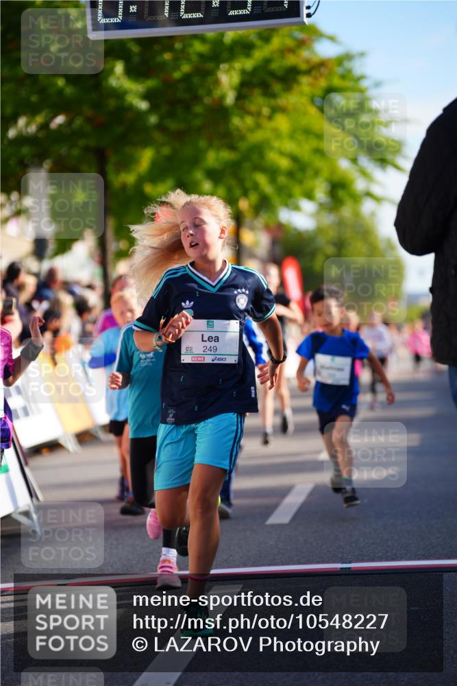 20.09.2026 - PSD Bank Halbmarathon LAZAROV Photography http://msf.ph/oto/10548227 20.09.2026 10:32:18 Ziel 117, 120, 153, 164, 170, 205, 226, 249, 285, 300, 346, 373, 453 meine-sportfotos.de