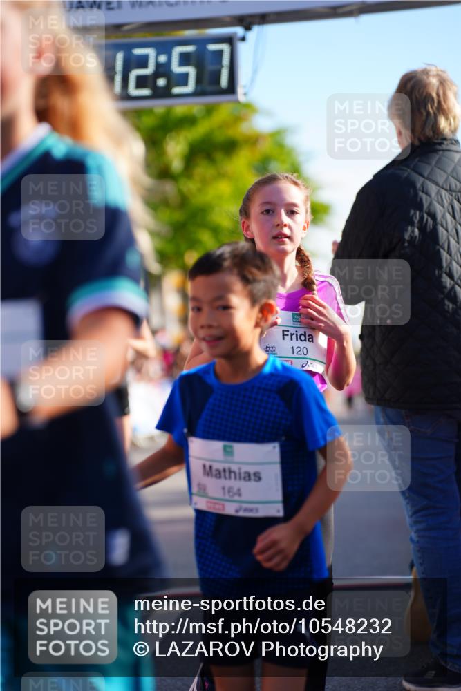 20.09.2026 - PSD Bank Halbmarathon LAZAROV Photography http://msf.ph/oto/10548232 20.09.2026 10:32:21 Ziel 117, 120, 164, 170, 205, 249, 272, 285, 299, 300, 453 meine-sportfotos.de