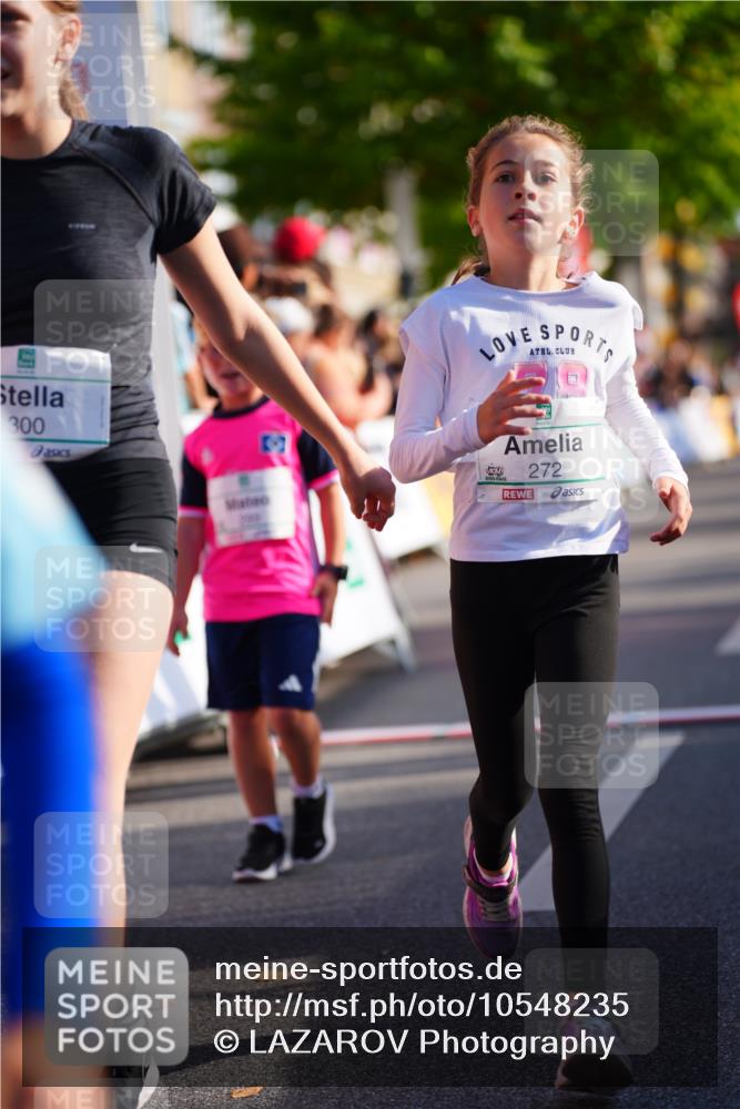 20.09.2026 - PSD Bank Halbmarathon LAZAROV Photography http://msf.ph/oto/10548235 20.09.2026 10:32:25 Ziel 120, 126, 164, 170, 205, 249, 272, 285, 299, 300, 453 meine-sportfotos.de