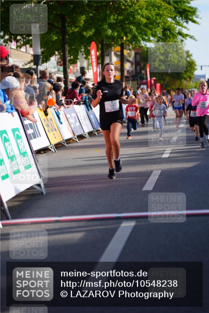 20.09.2026 - PSD Bank Halbmarathon LAZAROV Photography http://msf.ph/oto/10548238 20.09.2026 10:32:28 Ziel 107, 126, 131, 132, 243, 272, 299, 300 meine-sportfotos.de