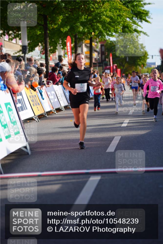 20.09.2026 - PSD Bank Halbmarathon LAZAROV Photography http://msf.ph/oto/10548239 20.09.2026 10:32:28 Ziel 107, 126, 131, 132, 243, 272, 299, 300 meine-sportfotos.de