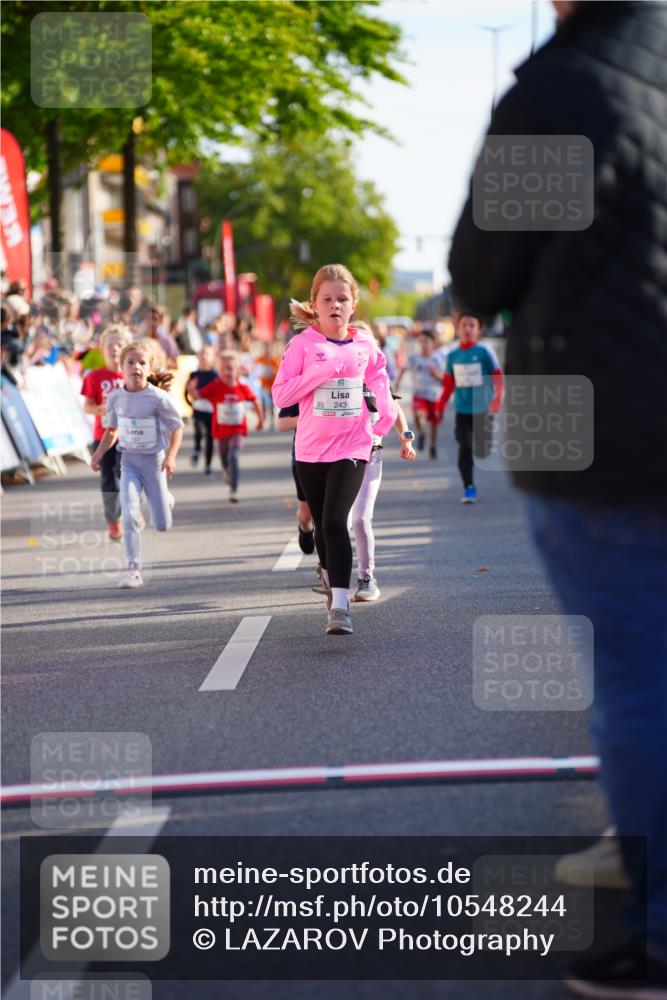 20.09.2026 - PSD Bank Halbmarathon LAZAROV Photography http://msf.ph/oto/10548244 20.09.2026 10:32:30 Ziel 107, 126, 129, 131, 132, 133, 198, 243, 244, 272, 299, 454 meine-sportfotos.de