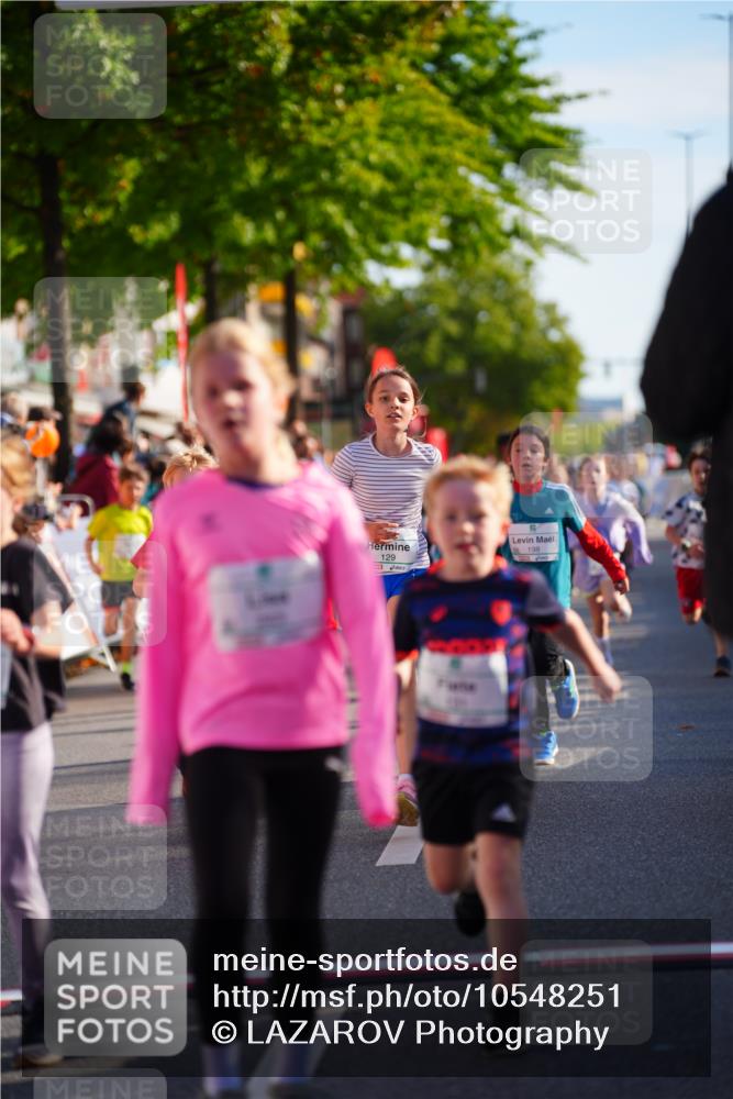 20.09.2026 - PSD Bank Halbmarathon LAZAROV Photography http://msf.ph/oto/10548251 20.09.2026 10:32:32 Ziel 107, 118, 126, 129, 131, 132, 133, 182, 184, 198, 209, 243, 244, 248, 313, 454 meine-sportfotos.de