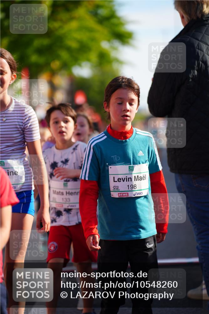 20.09.2026 - PSD Bank Halbmarathon LAZAROV Photography http://msf.ph/oto/10548260 20.09.2026 10:32:36 Ziel 107, 118, 125, 126, 129, 131, 132, 133, 182, 184, 198, 200, 209, 243, 244, 248, 288, 313, 396, 425, 443, 454 meine-sportfotos.de
