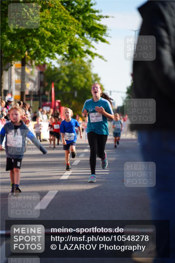 20.09.2026 - PSD Bank Halbmarathon LAZAROV Photography http://msf.ph/oto/10548278 20.09.2026 10:32:50 Ziel 178, 191, 199, 229, 246, 333, 359, 441 meine-sportfotos.de