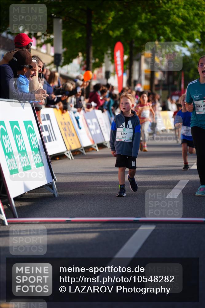 20.09.2026 - PSD Bank Halbmarathon LAZAROV Photography http://msf.ph/oto/10548282 20.09.2026 10:32:51 Ziel 199, 229, 246, 441 meine-sportfotos.de