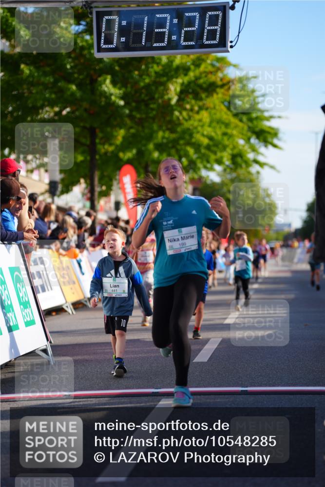 20.09.2026 - PSD Bank Halbmarathon LAZAROV Photography http://msf.ph/oto/10548285 20.09.2026 10:32:52 Ziel 197, 199, 229, 246, 441 meine-sportfotos.de