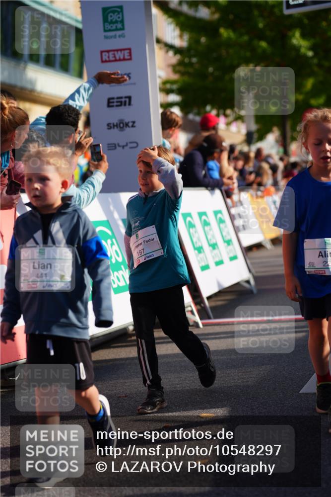 20.09.2026 - PSD Bank Halbmarathon LAZAROV Photography http://msf.ph/oto/10548297 20.09.2026 10:32:58 Ziel 197, 199, 229, 238, 246, 247, 302, 335, 374, 441, 444 meine-sportfotos.de