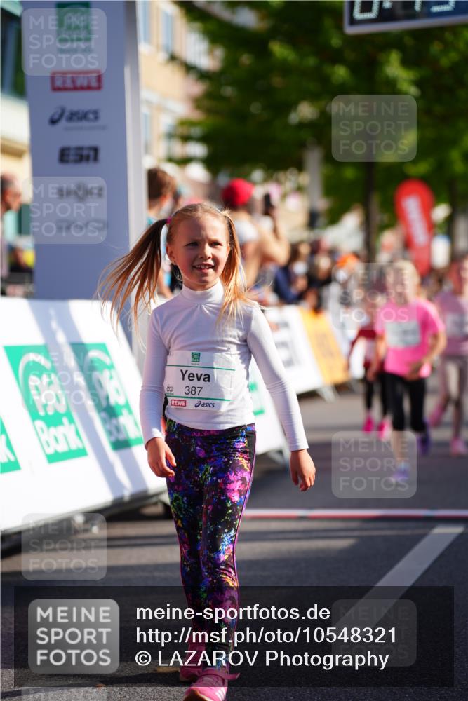 20.09.2026 - PSD Bank Halbmarathon LAZAROV Photography http://msf.ph/oto/10548321 20.09.2026 10:33:13 Ziel 139, 235, 308, 316, 339, 379, 386, 387 meine-sportfotos.de